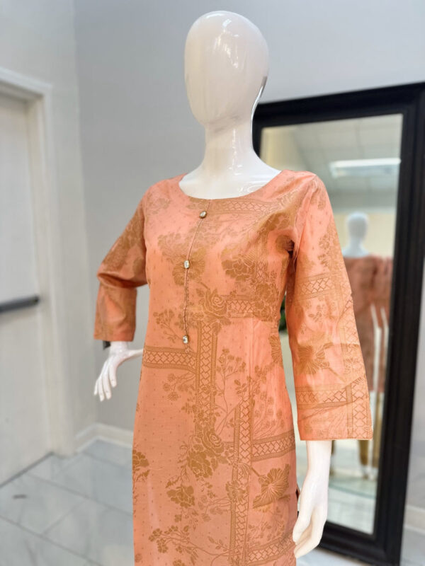 Peach Kurti with Gold Digital Print - Image 4